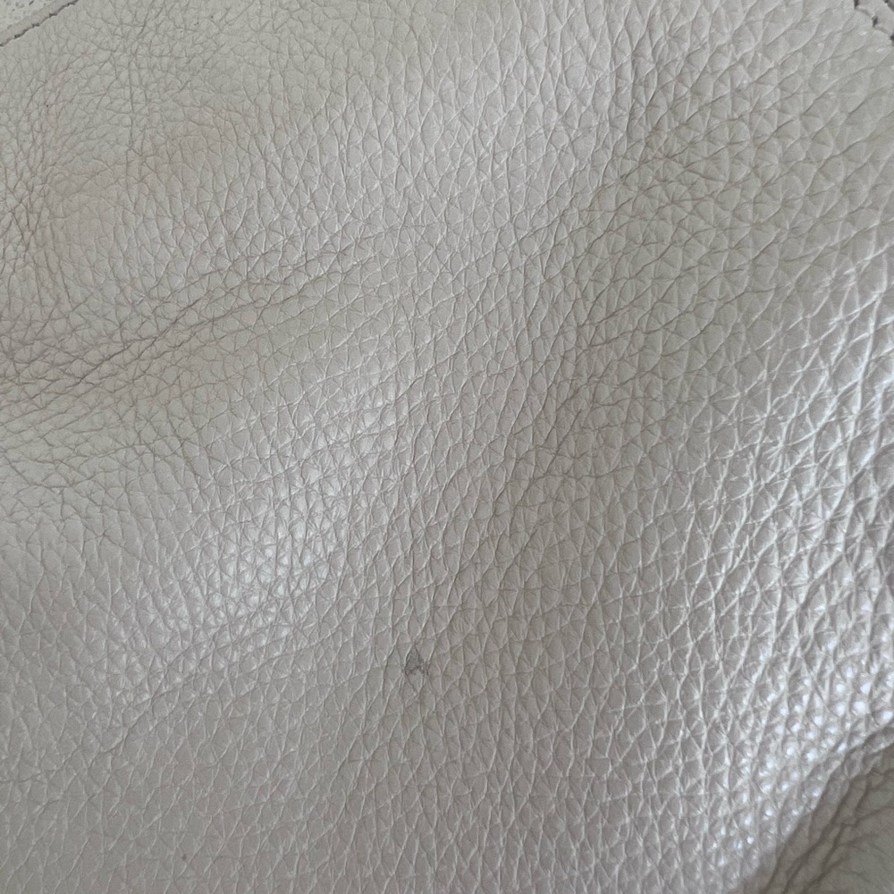 Handbag - Picture 5 of 8